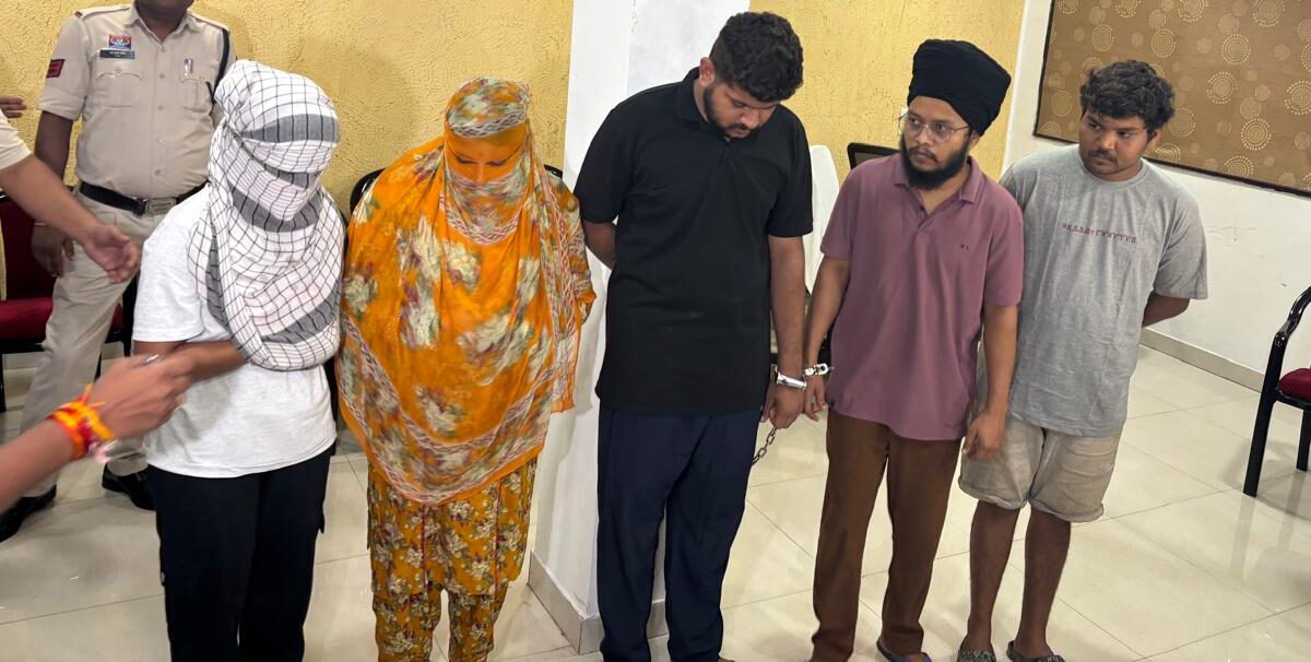 मुख्य सप्लायर मनमोहन सिंह संधू उर्फ जग्गू तथा उसके डिस्ट्रीब्यूटर विजय मोटवानी एवं भूषण शर्मा सहित कुल 06 आरोपी गिरफ्तार